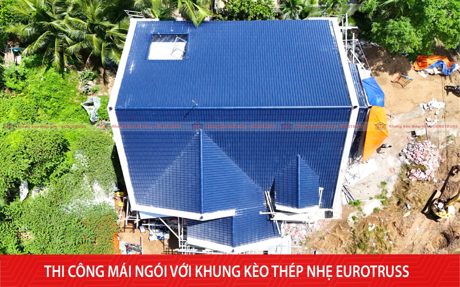 Công trình mái Thái sắp hoàn thiện tại Bến Tre
