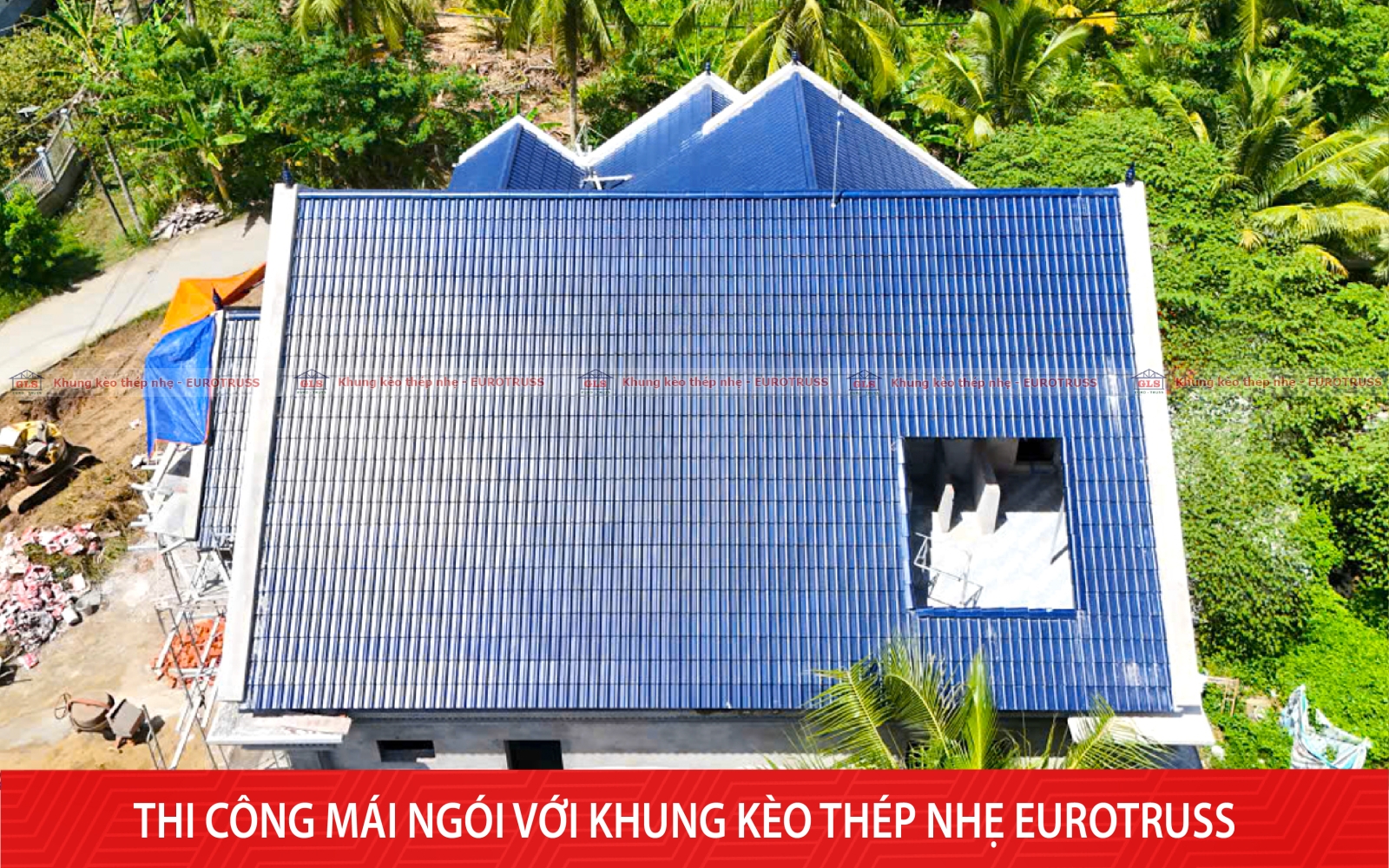 Công trình mái Thái sắp hoàn thiện tại Bến Tre